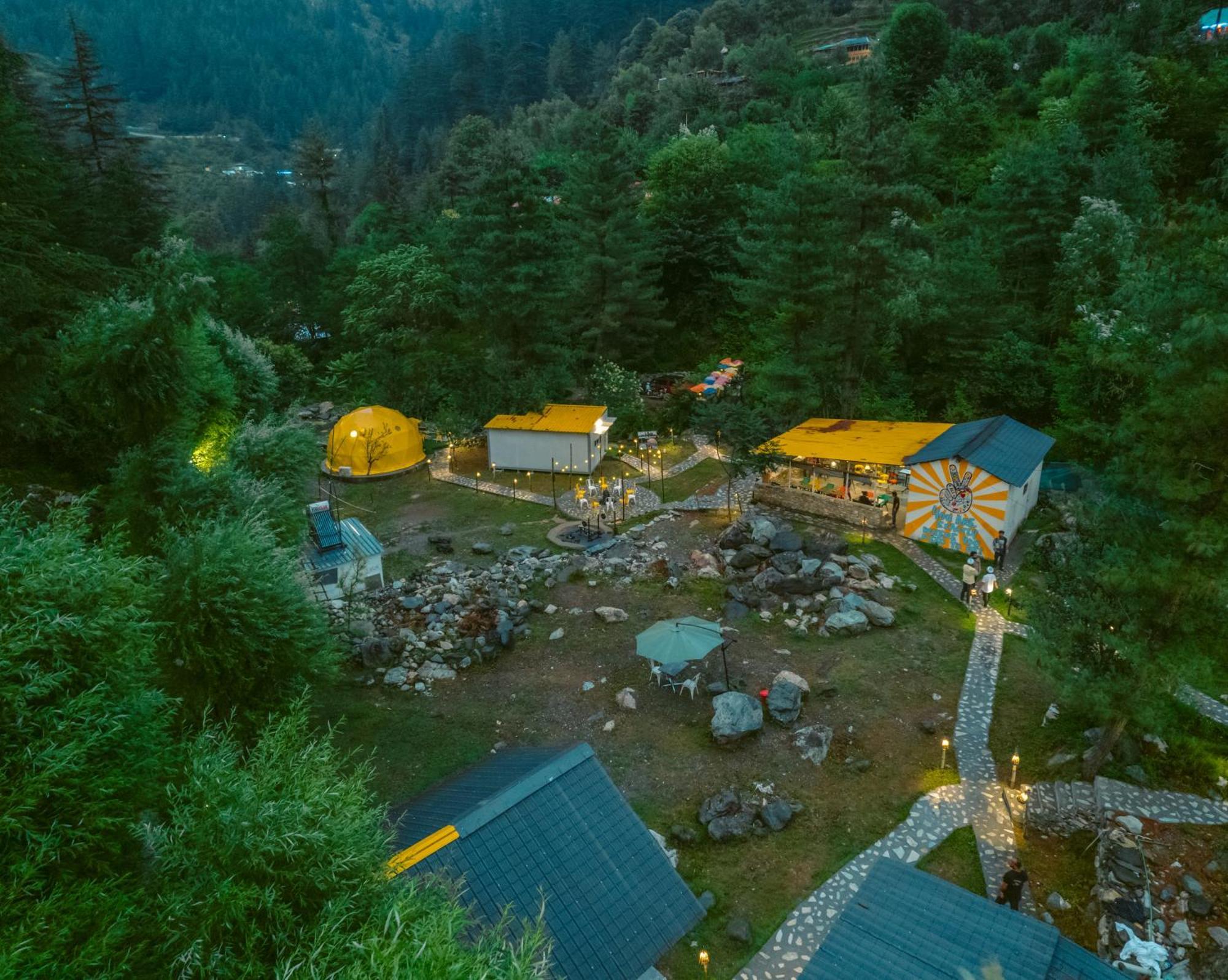 Whoopers Boutique Resort Jibhi Buitenkant foto