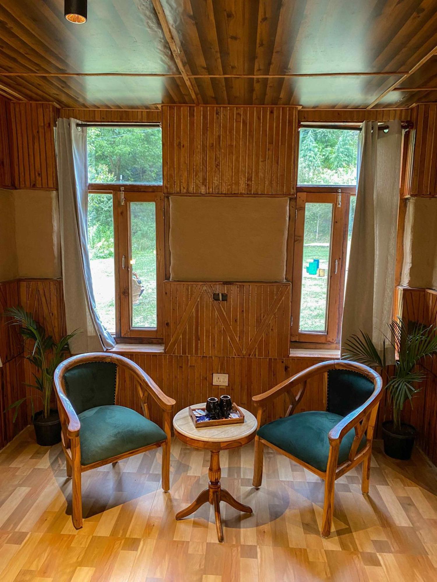 Whoopers Boutique Resort Jibhi Buitenkant foto